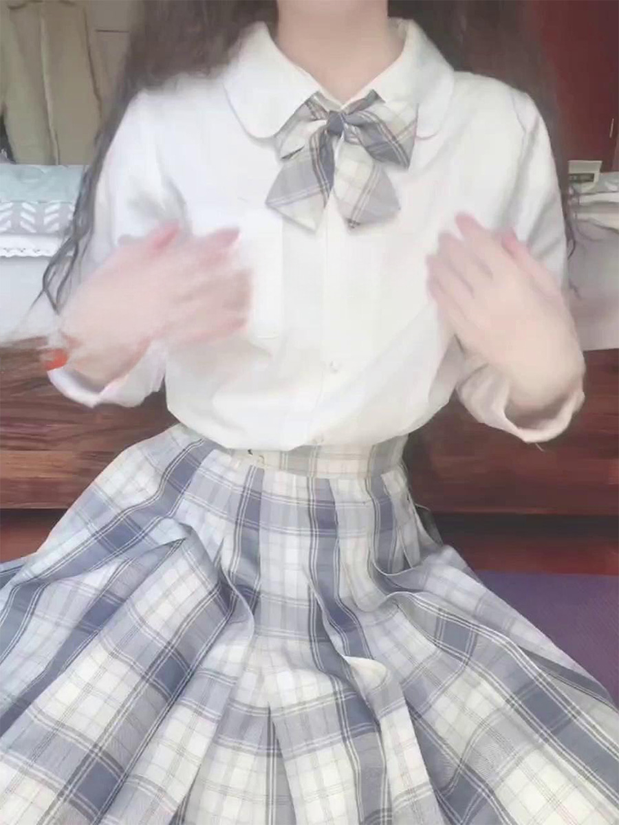 话说，这中指戴戒指的意思是什么来着？